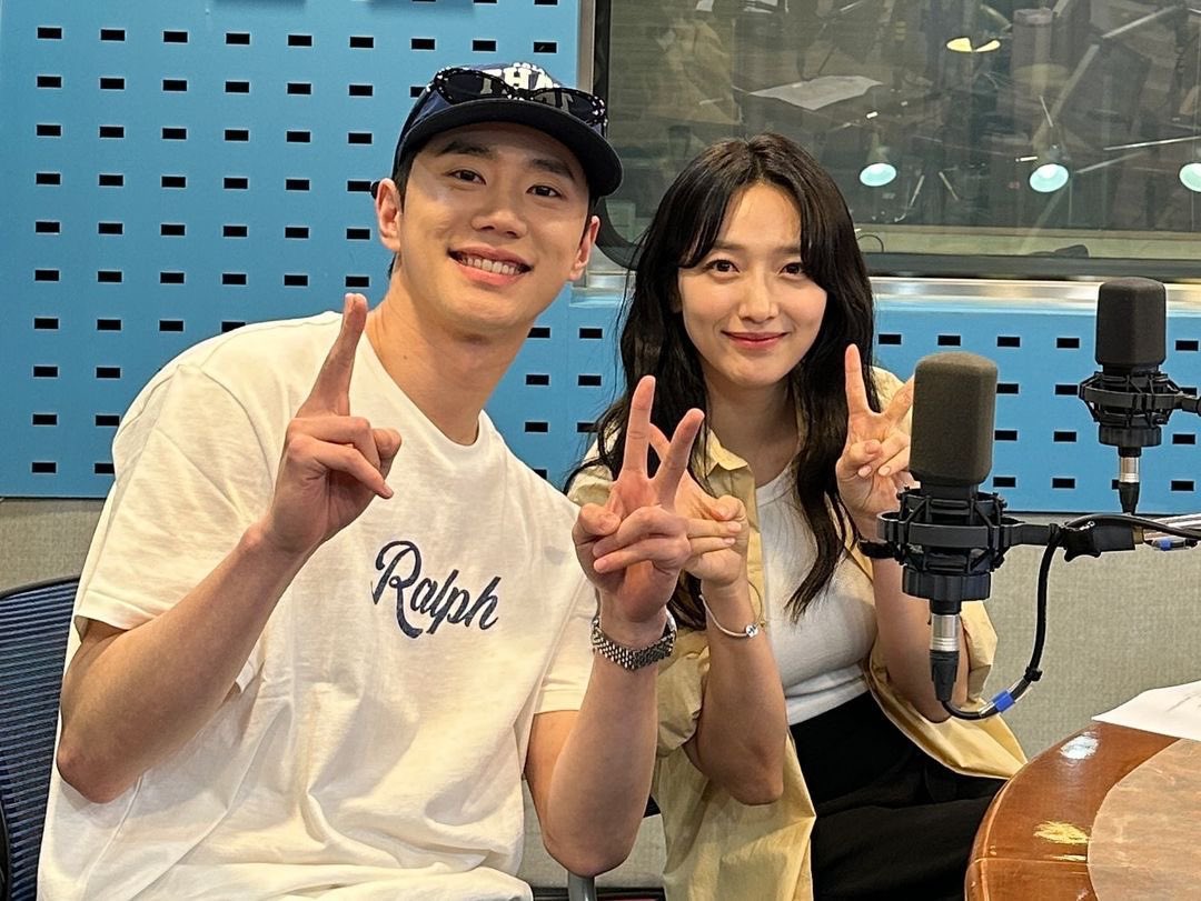 babysorry013's tweet photo. 하 난 이준영이 여배우랑 같이 찍은 사진들 볼때마다 이 남자 덩치 너무 체감돼서 존나 좋음… https://t.co/d1DjOAOrLB