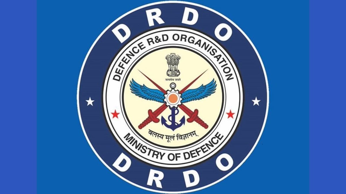 TheMilObserverr's tweet photo. Parliament tells DRDO: Defence projects must move from promises to delivery. 🇮🇳

A Parliamentary panel has asked DRDO to establish clear and measurable KPIs to ensure defence projects are completed on time.

The committee has also recommended progressively increasing India's defence R&D budget over the next five years.

What stands out: 👇

• The proposed five-year R&D roadmap involves ₹33,000 crore

• The panel wants this investment to translate into greater indigenisation and reduced dependence on foreign imports

• DRDO has been asked to improve project execution and ensure clearer timelines

• The committee stressed that sustained R&D investment is essential for technological self-reliance

India is putting more money into defence R&D.

Now the expectation is simple: more indigenous technology reaching the armed forces, on time. 🇮🇳