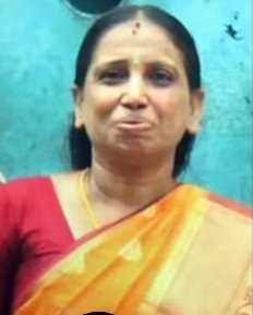 CommonBS786OM's tweet photo. सोनिया गाँधी जितना महान बनने के लिए नरेंद्र मोदी को दूसरा जन्म लेना पड़ेगा.

मई 1991 राजीव गाँधी की हत्या होती है आंतकी ग्रुप लिट्टे द्वारा. हत्या की ज़िम्मेदार नलिनी श्रीहरण 
को गिरफ्तार करके अदालत द्वारा फांसी की सज़ा सुनाई जाती है.

लेकिन एक गड़बड़ी हो जाती है, नलिनी उस वक़्त प्रेग्नेंट निकलती है और कानून अनुसार प्रेग्नेंट women को फांसी नहीं दीं जा सकती.

नलिनी को बेटी पैदा होती है. 2 साल की ज़ब उसकी बेटी होती है तो उसको पता लगता है उसकी फांसी की सज़ा उम्रकैद में बदल गयी है.

और इसको करवाने वाली वही देवी थी जिसके पति की नलिनी ने हत्या करवाई थी. 

सोनिया गाँधी ने दयायाचिका में लिखा कि मैं भी एक माँ हूँ, और मैंने और मेरे परिवार ने तुमको माफ़ी देती हूँ.  

एक लड़की द्वारा गाली देने पर आहत होने वाले 
एक त्याग की मूर्ति की जर्सी गाय कहने वाले 
तुम तो उसके पैरों के बराबर नहीं हो.. समझे.