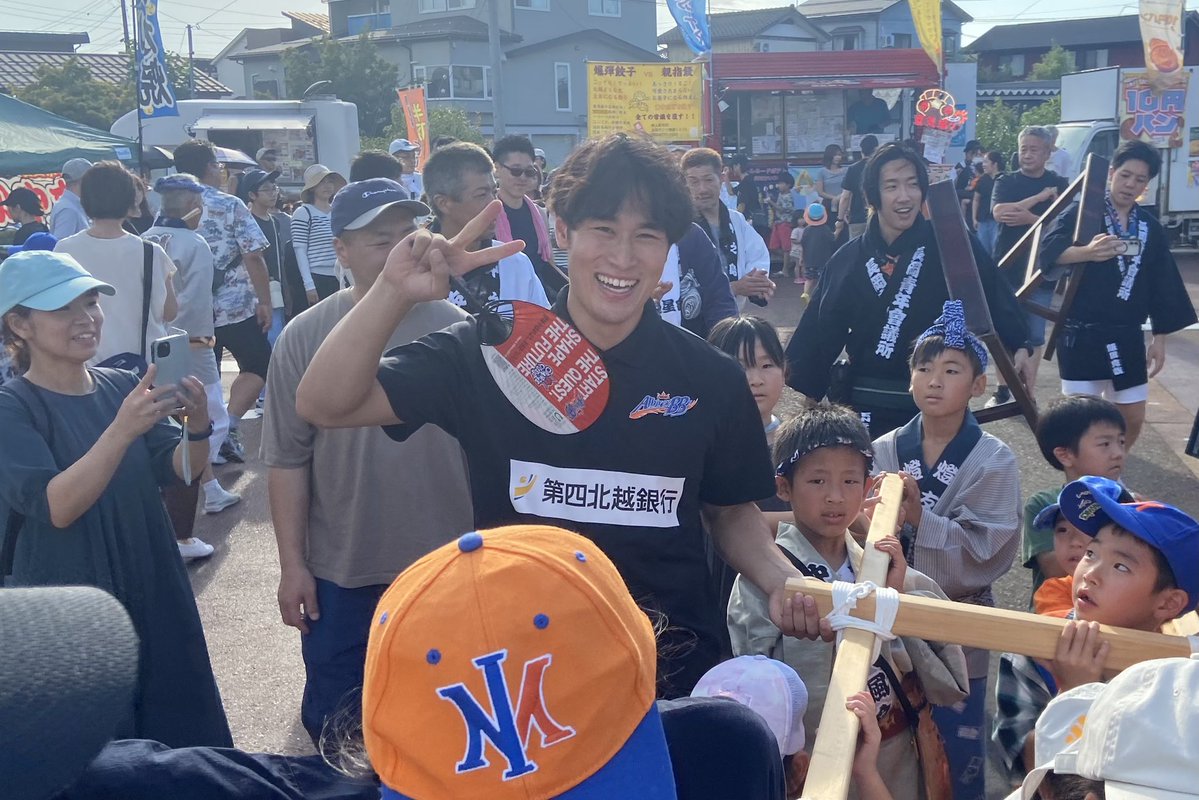 naxbb_rb's tweet photo. お祭り満喫オフショット🤳🧡 https://t.co/XvWEPu75Re