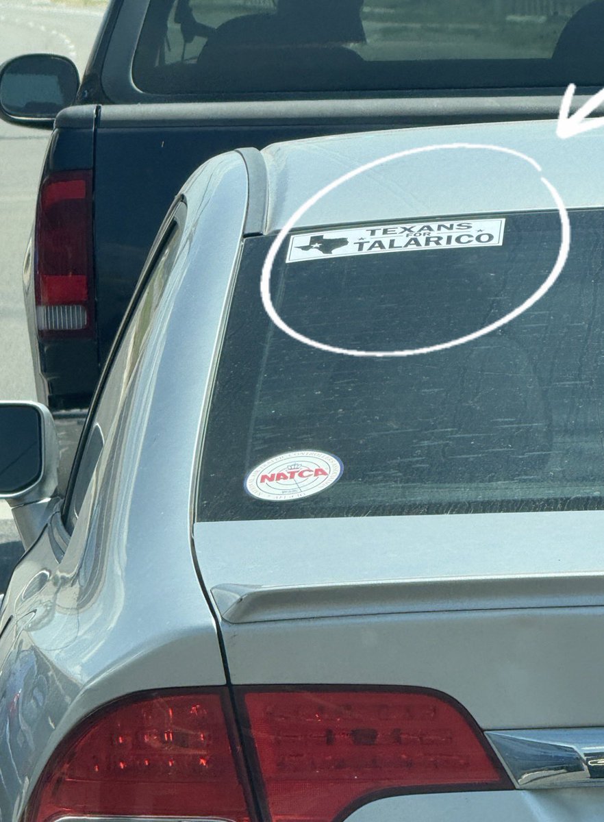 Alessandra_Y66's tweet photo. How to tell if the driver of a vehicle is mentally ill! 🥴 https://t.co/8vPMLdjj7a