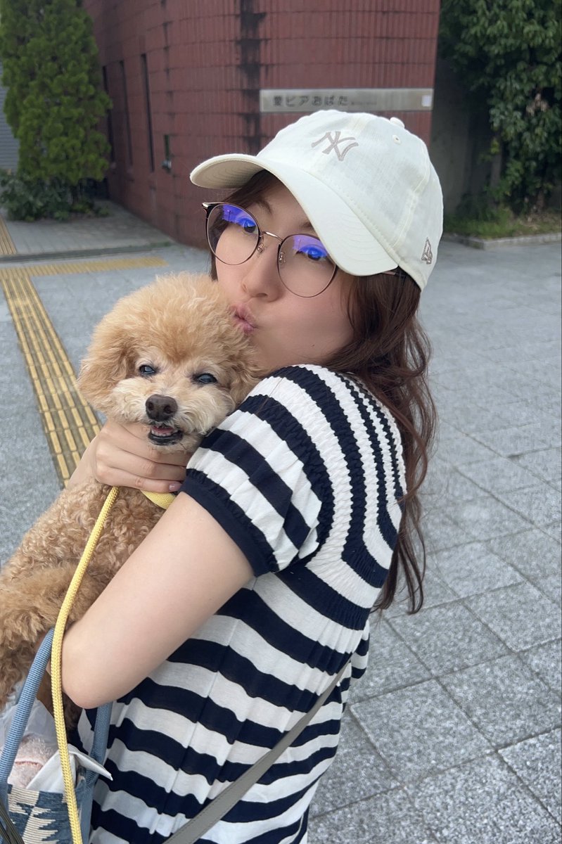 JURINA38G's tweet photo. #ハグの日 🐶❤️👩🏻‍🦰 https://t.co/AyhcOwMcXD