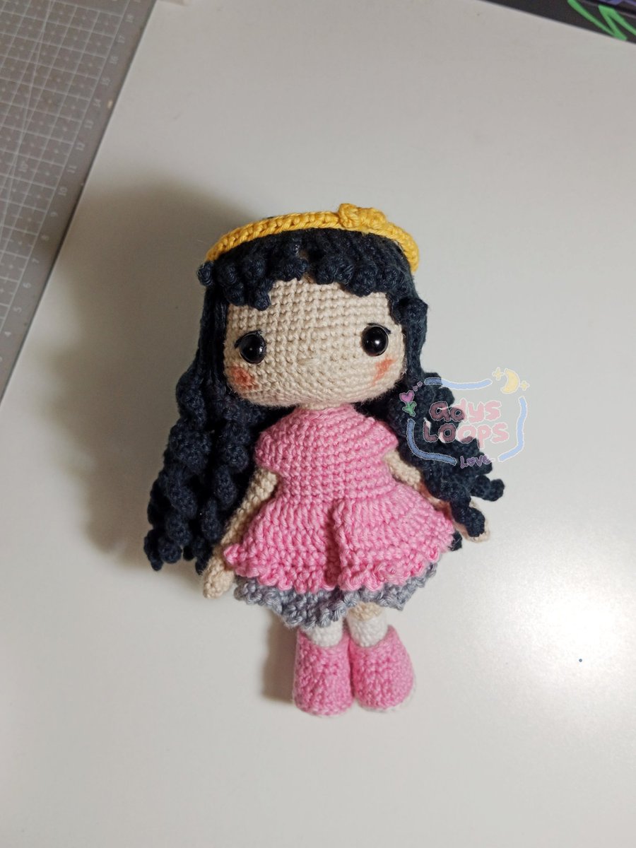 adysloops's tweet photo. late post but say hi to anak pertamaku!! 🥰🌸🌟 ternyata bikin human doll perlu kesabaran yang luas apalagi bagian rambut.. 🥲

🧶 katun panda
🪡 2.5 mm
pattern by beary_bearnita (ig) with modification https://t.co/uNhdtLuFYr