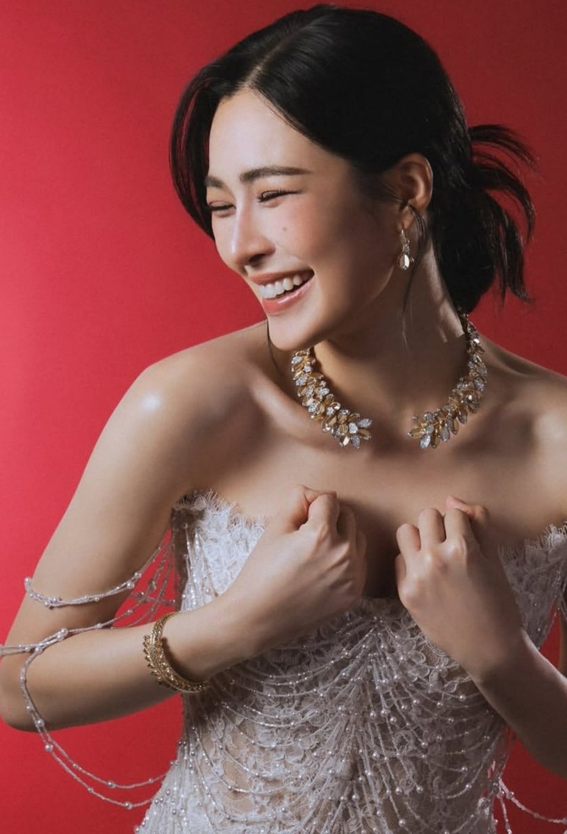 Ro_LingOrm's tweet photo. I can get lost in that smile #Linglingkwong‌ https://t.co/JgQwGu1B0U