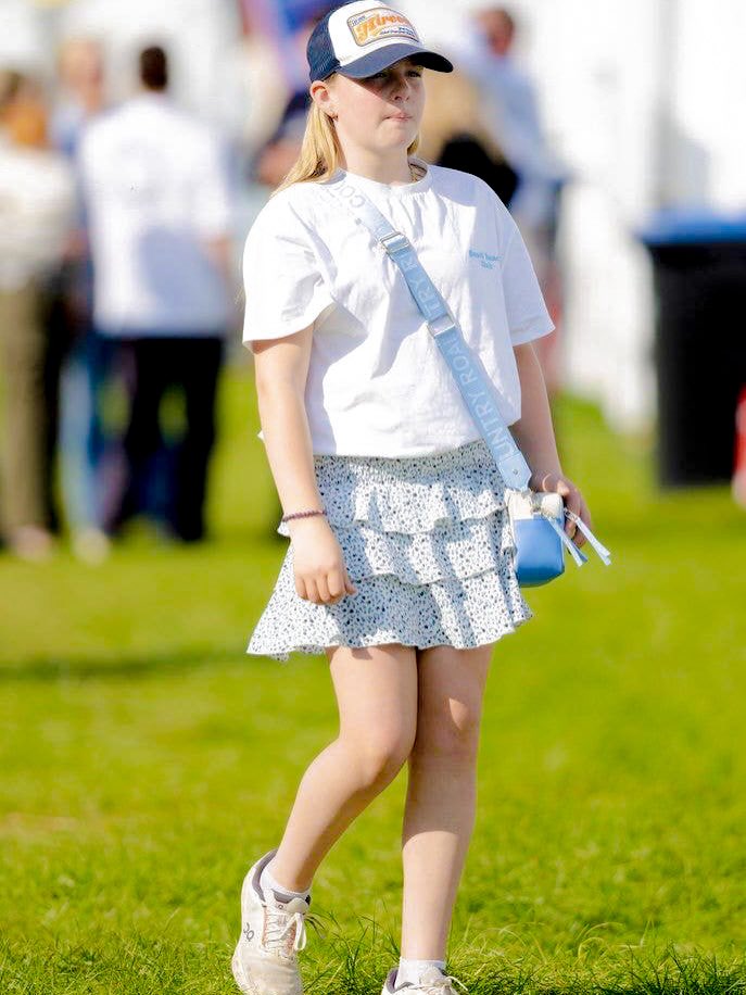 royalchildren_'s tweet photo. Zara Tindall, Mike Tindall, Mia Tindall and Lena Tindall attend the Badminton Horse Trials in Gloucestershire, England 🏇 -May 9th 2026.
.
📷 : Kelvin Bruce/James Whatling/@hellomag
.
#ZaraTindall #MikeTindall #MiaTindall #LenaTindall #England https://t.co/fiZBTrTXUt