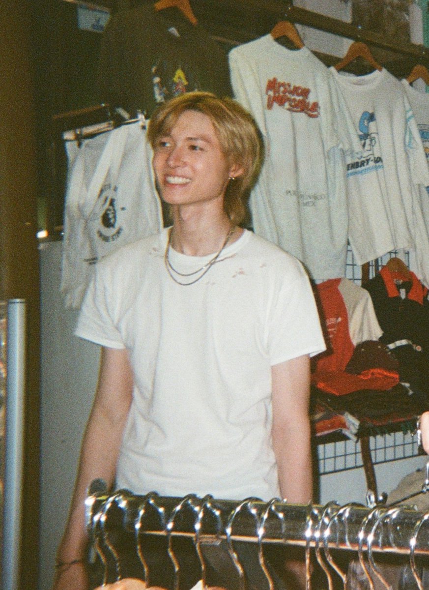 martincafes's tweet photo. hes so 2000s romcom guy https://t.co/UjFr0sxVAZ