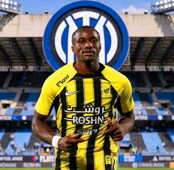 SomzySamuel's tweet photo. ‼️💥Man City have reached out to the representatives of Liverpool midfielder Alexis Mac Allister to investigate a possible transfer. 

Mac Allister features on City's shortlist of midfield options in the event that Rodri departs from the Etihad during the summer window. https://t.co/adX6oXs7Tj