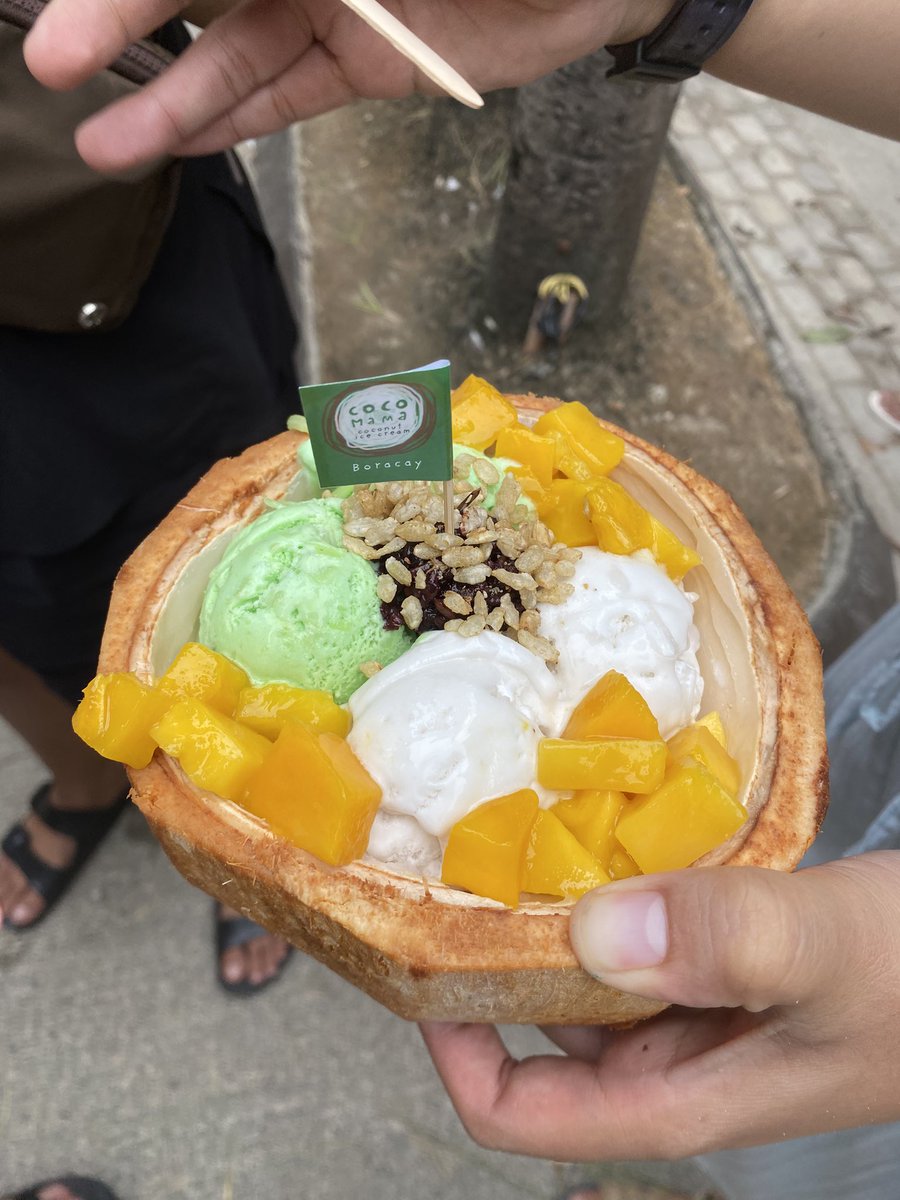malous_clues's tweet photo. Coco Mama & Dear Happy 🤭🫶Yummy dessert
#Boralife #foodtwt https://t.co/kbDKMpfei5