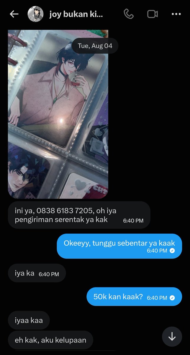 Shironazz's tweet photo. SCAMMER ALERT ❗️❗️
jadi beberapa hari lalu aku ada beli WTS merch pc offcialnya gin sama orang, kebetulan tweetnya dia lewat di tl aku.. ga lama kemudian aku lgsg dm orangnya buat nanyain apakah pc yg aku mau masih tersedia atau tidak. Trus dia jawab masih adaa gitu kann, nah- https://t.co/CVHdJaqjU5