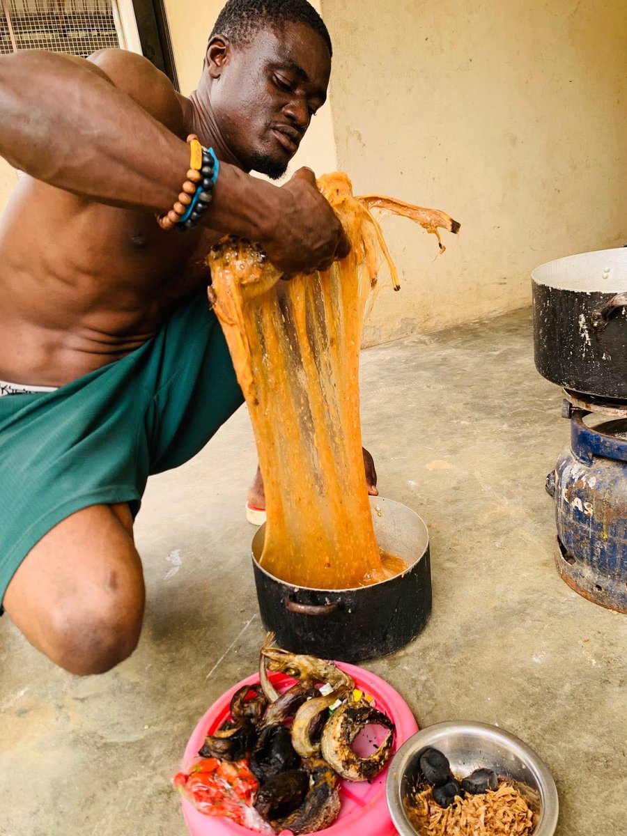 420Milly's tweet photo. See wetin my neighbor dey cook on Sunday, abeg wetin be this 😂 https://t.co/WerVuPd2uu