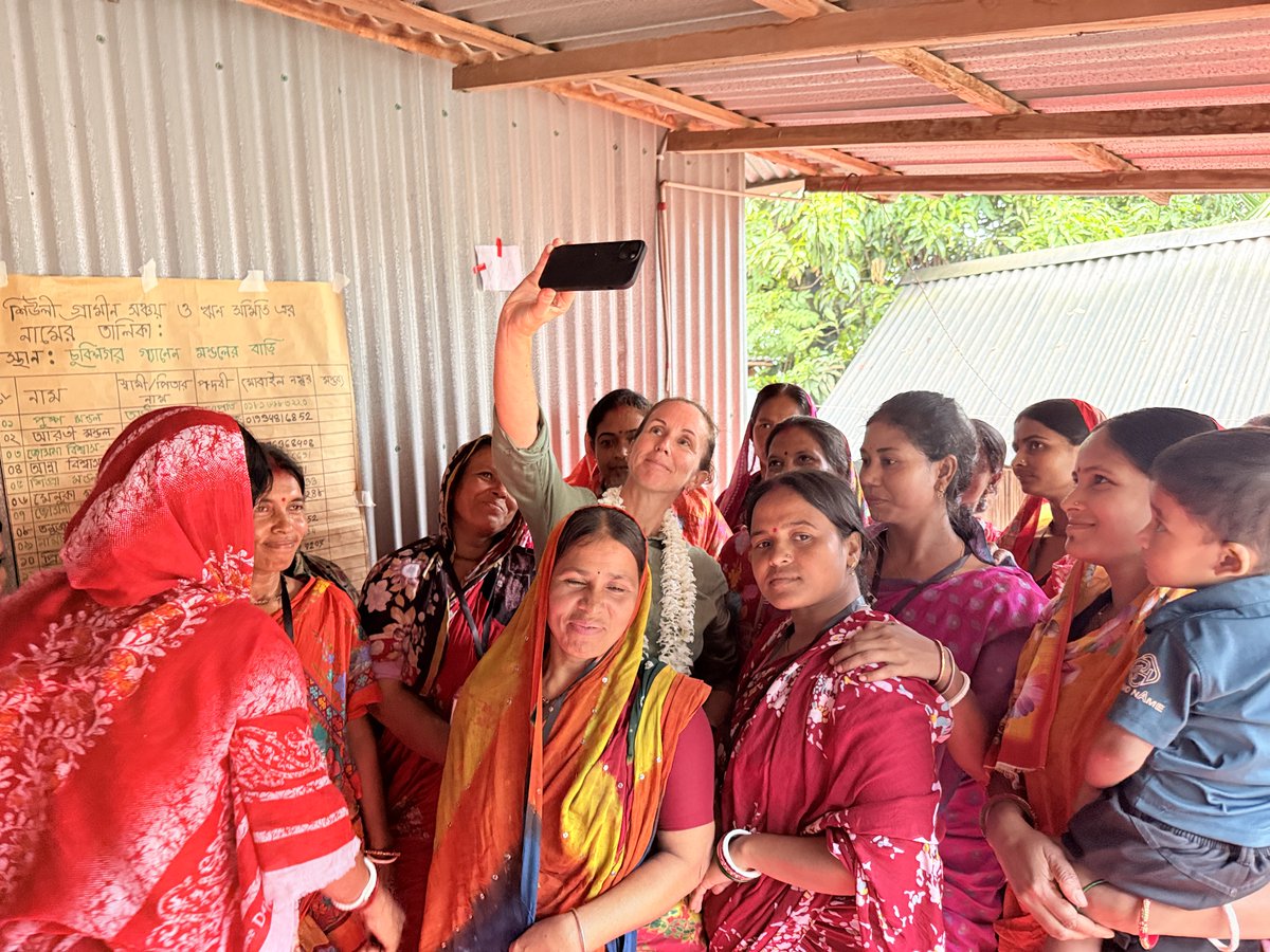 SwedeninBD's tweet photo. Sweden🇸🇪 supported community initiatives in Magura🇧🇩are restoring rivers &amp; wetlands, expanding green spaces, reducing pollution, &amp; empowering women through livelihoods &amp; savings groups. #B4RL, implemented by @ForCnrs, is helping build a climate-resilient future. 

#Biodiversity https://t.co/TpN5AgnH9V