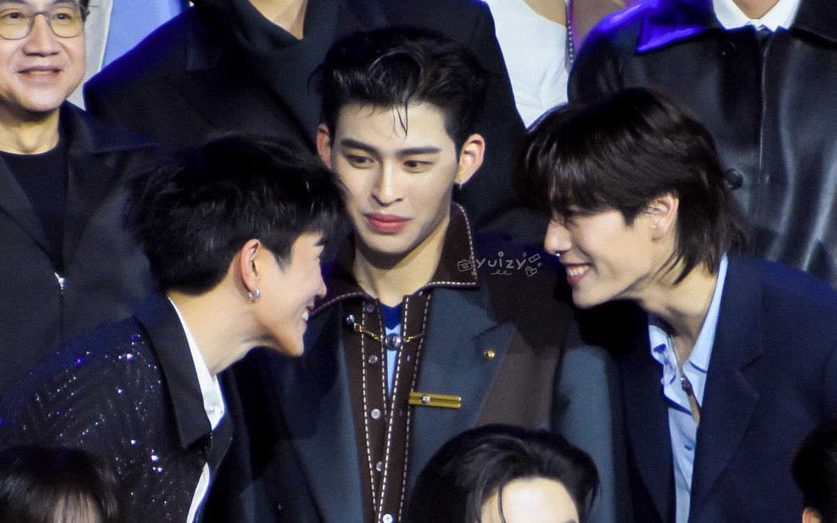 _yuizy_'s tweet photo. สามคนนี้อีกละดิ 55555555 https://t.co/m7Q5Fb2tp3