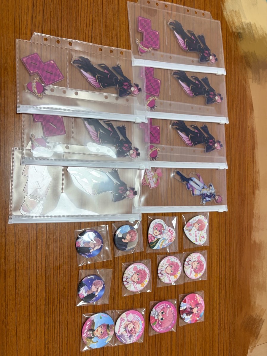 OuolQy's tweet photo. 【ゆる募】
近いうちにメルカリでグッズ整理します🥹🩷
すとぷり・STPR系が中心です！
FFちゃん優先でお声かけしたいなって思ってるけど、FF外さんからのリプ・DMも全然大歓迎です◎
気になるメンバーやグッズあったら気軽にリプください🙌
拡散してくれると嬉しいです🥹✨ https://t.co/PCTLLFxHEY