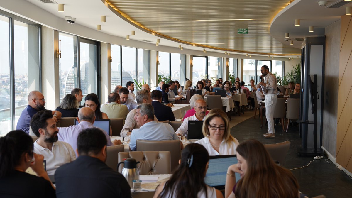 iesuniversitesi's tweet photo. Üniversitemizde GZTF (SWOT) Analizi Çalıştayı Gerçekleştirildi

İstanbul Esenyurt Üniversitesi olarak kurumsal gelişim, stratejik planlama ve kalite güvencesi çalışmalarımıza yön verecek önemli bir çalıştaya ev sahipliği yaptık.

Üniversitemizin mevcut durumunu bütüncül bir bakış açısıyla değerlendirmek; güçlü yönlerimizi ve gelişime açık alanlarımızı ortaya koymak, önümüzdeki dönemde değerlendirebileceğimiz fırsatları belirlemek ve karşılaşabileceğimiz tehditlere karşı hazırlıklı olmak amacıyla akademik ve idari personelimizin katılımıyla “GZTF (SWOT) Analizi Çalıştayı” düzenlendi.

Çalıştayda, İstanbul Üniversitesi Rektör Yardımcısı Prof. Dr. Levent ŞAHİN konuşmacı ve eğitmen olarak yer aldı. Ayrıca İstanbul Üniversitesi İletişim Fakültesi öğretim üyesi Dr. Öğr. Üyesi Süleyman TÜRKOĞLU ile Zonguldak Bülent Ecevit Üniversitesi İİBF öğretim üyesi Dr. Öğr. Üyesi Ali İhsan BALCI bilgi ve deneyimleriyle çalıştaya katkı sundular.

Çalıştaya Üniversitemiz Rektörü Prof. Dr. Süleyman ÖZDEMİR, Rektör Yardımcılarımız Prof. Dr. Dinçer ATLI ve Prof. Dr. Hüseyin ÇALIK başta olmak üzere; dekanlarımız, dekan yardımcılarımız, müdürlerimiz, müdür yardımcılarımız, kalite koordinatörlüğümüz ile ilgili koordinatörlük ve müdürlüklerimizin yöneticileri ve akademik-idari personelimiz katılım sağladı.

İnteraktif bir anlayışla gerçekleştirilen çalıştayın, İstanbul Esenyurt Üniversitesinin geleceğe yönelik stratejilerini daha sağlıklı biçimde oluşturmasına, kalite kültürünün güçlendirilmesine ve sürdürülebilir kurumsal gelişim hedeflerimize önemli katkılar sağlayacağına inanıyoruz.