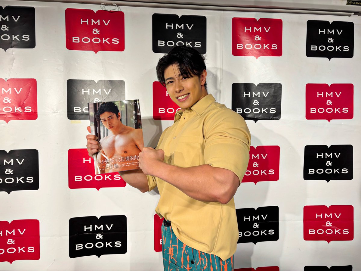 rava_hart's tweet photo. 1st写真集「筋字塔」
お渡し会にお越しいただきありがとうございました💥

たくさんお言葉をいただき感謝の限りです
一層気合いが入りました！
これからもよろしくね💪🔥 https://t.co/3oLbJv0IVN