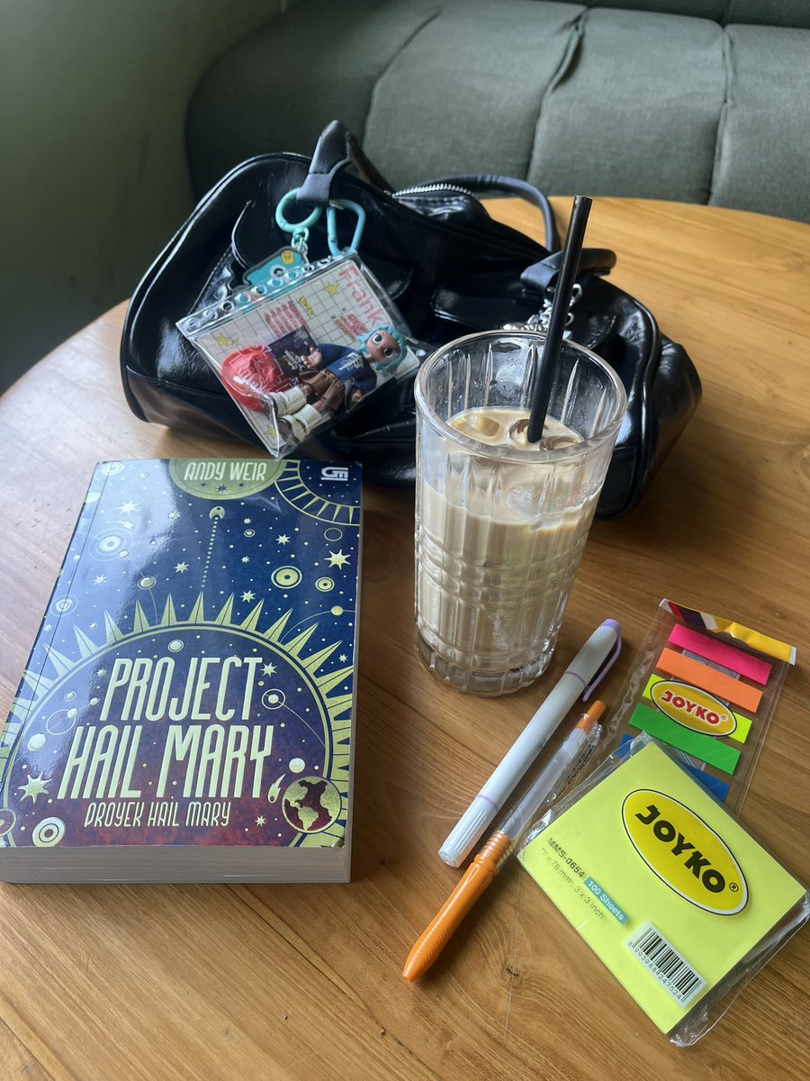 callareads's tweet photo. (very) new to #booktwt, looking for mutuals !!

⟡ 06 | she/her | eng/ina
⟡ genres: literary fiction, contemporary, crime, mystery, thriller, &amp; classics
⟡ music (rock, r&amp;b), kpop (xdinary heroes, cortis, lngshot), movies
⟡ slow-paced reader, no reading goals
⟡ queerphobic dni https://t.co/zBhkMFaLFT