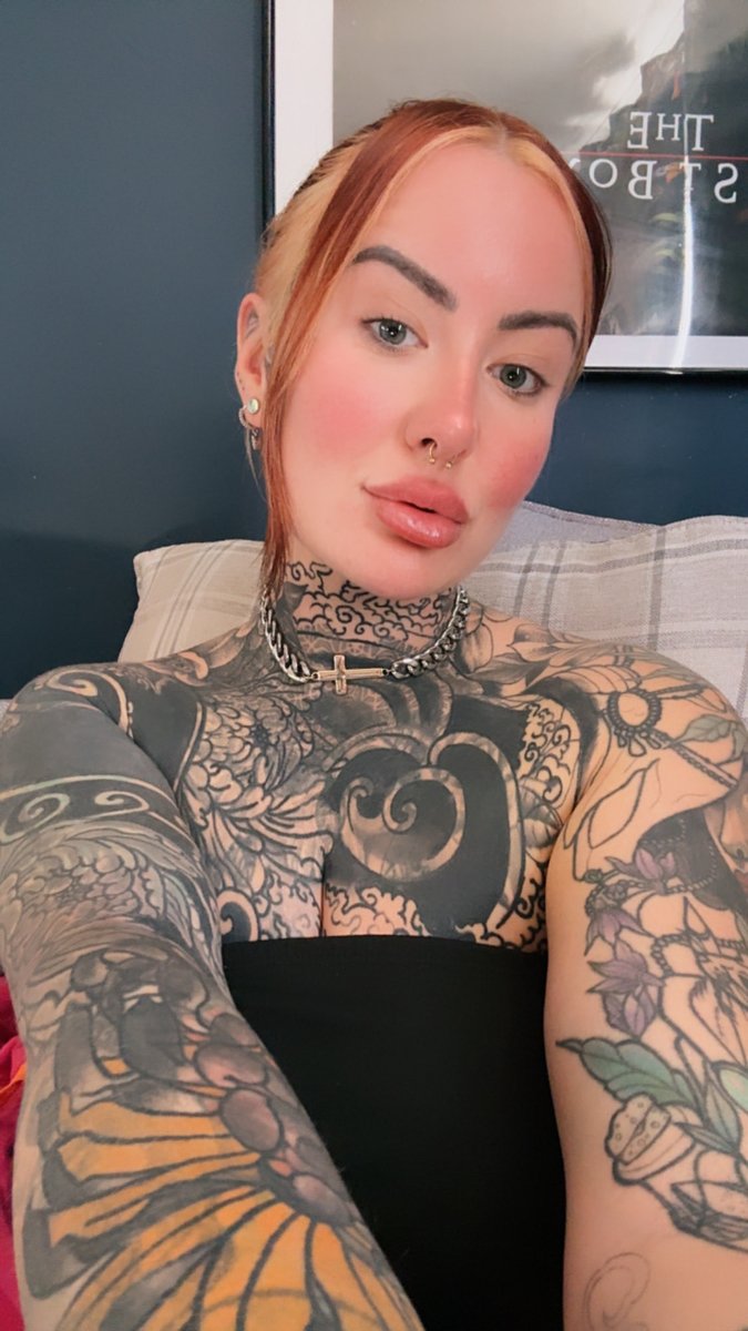 Goddess_Sinz's tweet photo. The face card the gets exactly what she wants 💅🏻 https://t.co/jJeuxCCgPL