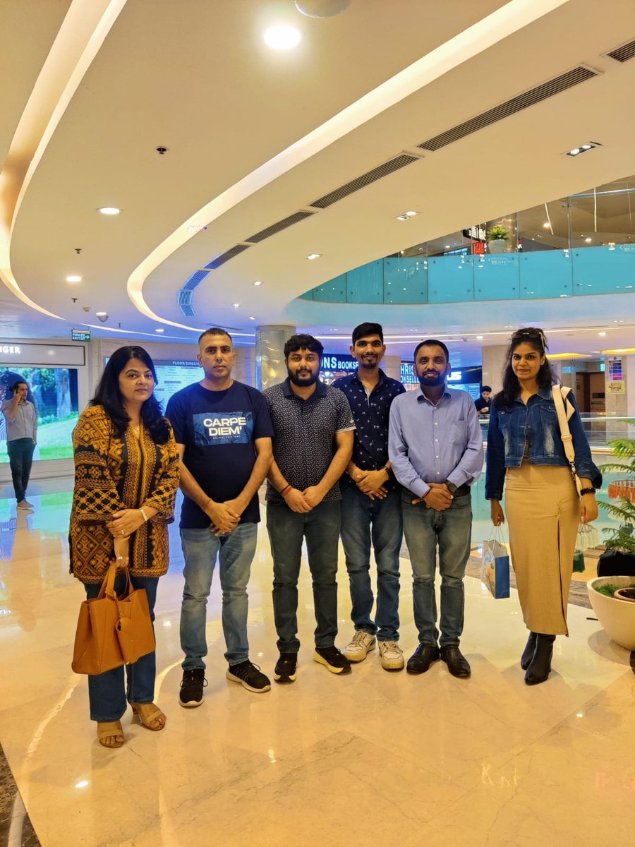 vasudeva251983's tweet photo. ✨ Social Media Get-Together! ✨
A wonderful evening at Ambience Mall with our amazing Social Media Team. Great conversations, new ideas, and lots of positive energy! ❤️🤝
#SocialMediaTeam #GetTogether #TeamSpirit https://t.co/tj2GlUQuoy