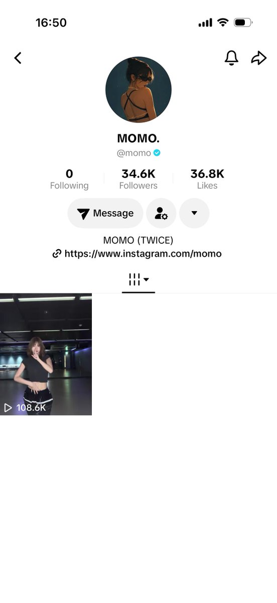 123sana_'s tweet photo. ล่าสุดโมโมะเปิดช่อง TikTok เตรียมปักตะกร้าแล้ว แล้วชีได้ยูเซอร์เนม @ momo มาเหมือนไอจีเลย โคตรเท่555555555555555555555 https://t.co/R4xwxWhgAe