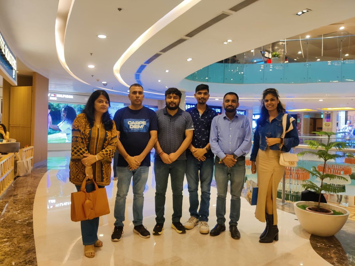 vasudeva251983's tweet photo. ✨ Social Media Get-Together! ✨
A wonderful evening at Ambience Mall with our amazing Social Media Team. Great conversations, new ideas, and lots of positive energy! ❤️🤝
#SocialMediaTeam #GetTogether #TeamSpirit https://t.co/tj2GlUQuoy