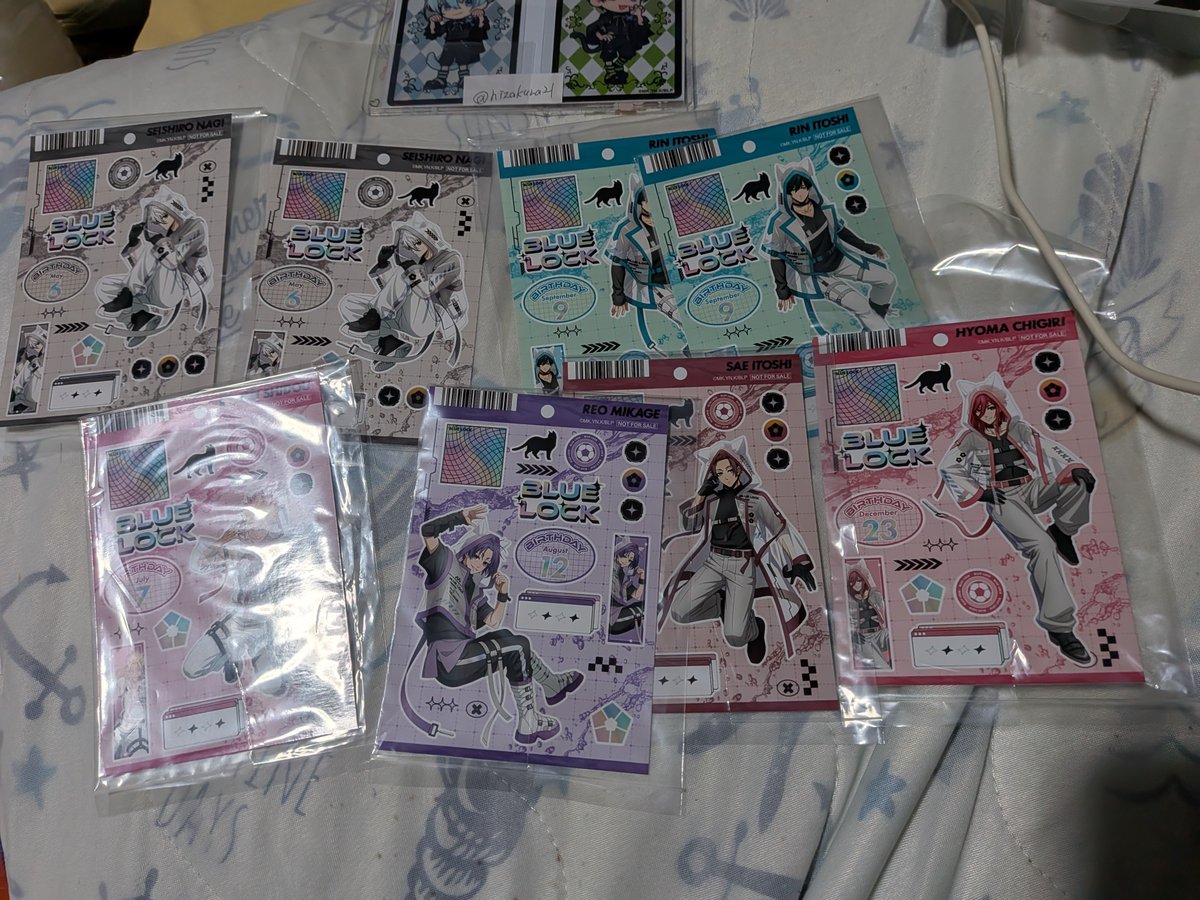 hizakura21's tweet photo. ブルーロック　CyberCat　通販特典ブロマイド　交換
譲→凪2、凛2、士道、玲王、冴、千切
求→氷織
検索からもどうぞ https://t.co/qAoenyIqw0