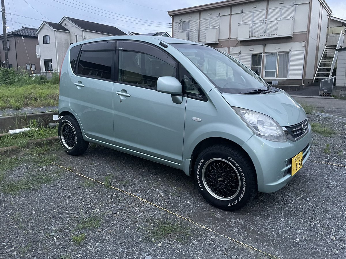 s__jzz30's tweet photo. 車乗り換えの為売ります

ダイハツ　ムーヴ
H21年式 l185s 5.3万キロ 5MT 4WD

リフトアップキット 35mm
シルクブレイズ リアスポイラー
innoベースキャリア
オートジュエル フロントパイプ
5ZIGNE マフラー
pivot タコメーター

※ホイール変えます
走る曲がる止まる問題なし
千葉県野田市から
20万円 https://t.co/KUWWDDTrJF