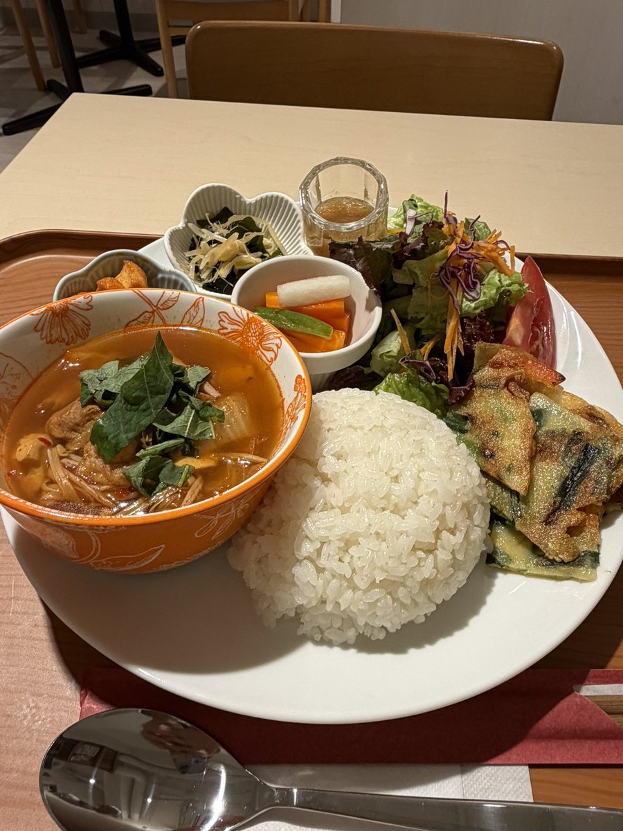 gyumui10sane's tweet photo. 【宣伝】突然取引垢ですみません。身内がカフェをオープンしまして。。もしお近くの方がいらっしゃいましたらぜひ…！(東京の練馬駅です)
ランチは日替わりで色々やっていて、アジアンランチ以外にも和定食もあります🍴✨小鉢はおかわりもできます😋

https://t.co/WlgbTg1X1H https://t.co/JZnkq7Kfr8