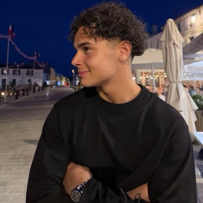 maelbrst's tweet photo. #NouvellePhotoDeProfil https://t.co/FjHoW3l37y