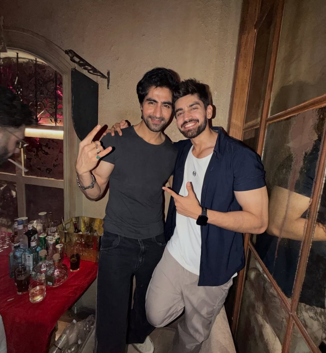 TeamHarshadOFC's tweet photo. More glimpses of Harshad Chopda from last night.  
Karan Wahi’s bash.  
With Avnish by his side, in the simplest outfit   
and still the most elegant man in the room.  
That’s the Harshad impact.
Yoyooo 🤘🏻🤘🏻
#HarshadChopda https://t.co/ngEY4wotHb