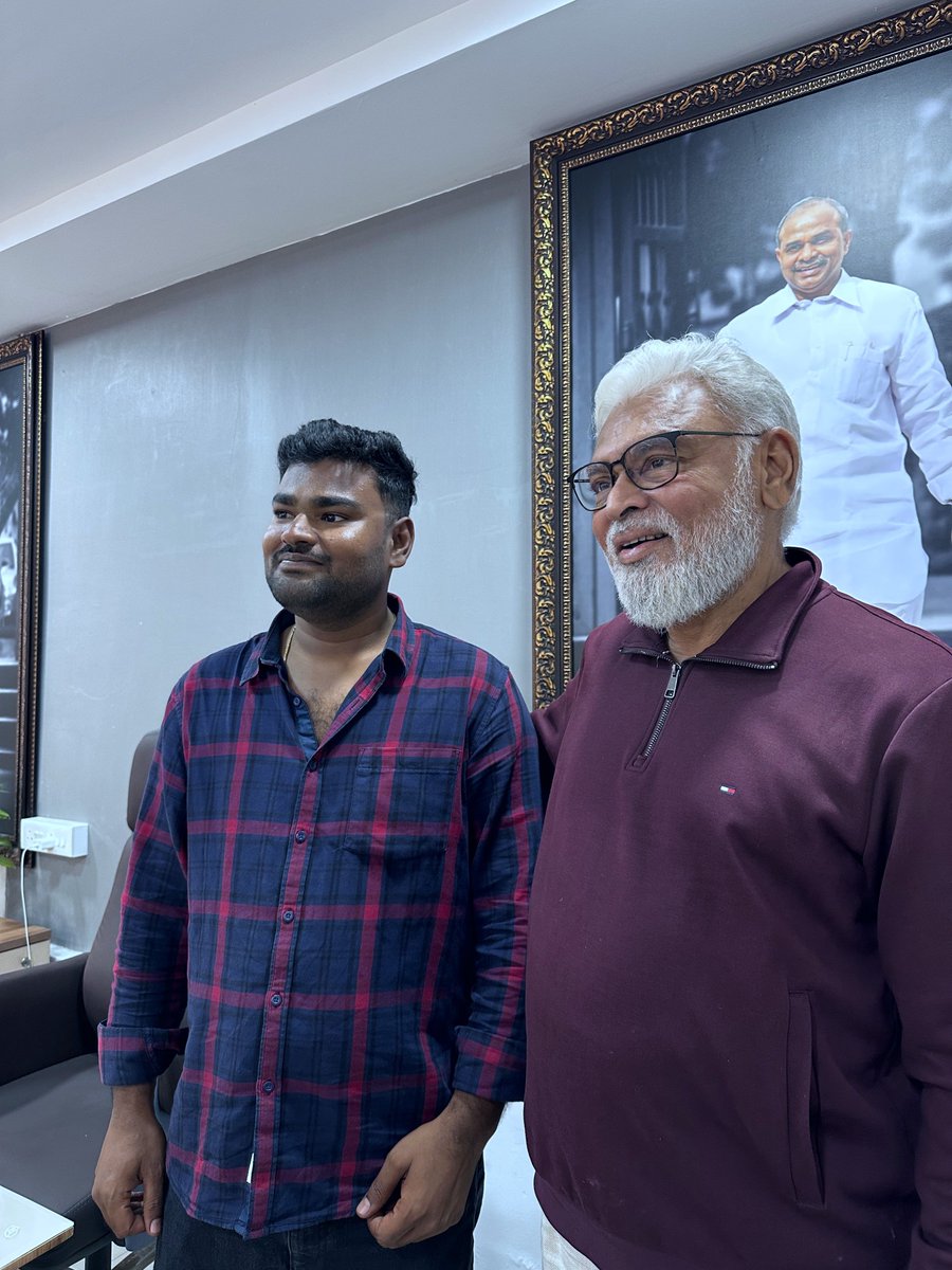 ThePVROfficial's tweet photo. ఈ రోజు మాజీ మంత్రి కాపు టైగర్ అంబటి రా��బాబు గారిని కలవడం జరిగింది. https://t.co/5hPqNYgyXP