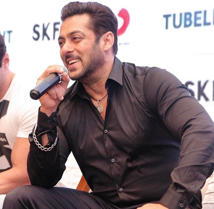 Freak4Salman's tweet photo. #SalmanKhan is the BIGGEST ORGANIC MEGASTAR India has ever seen.

​Whether his films succeed at the box office depends on their quality and hype, but his films always take a strong opening. Plus, he remains the talk of the town all year round. His connection with the Indian audience is unreal.

​Other stars can deliver huge grossers, but they can never be more popular than Salman Khan