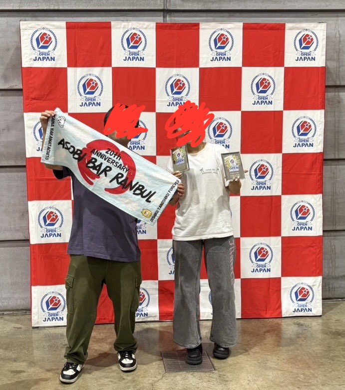 sege5757's tweet photo. トーナメントはロビン落ちだったけど、サイドシュートは友達の彼女とまさかの優勝（笑） https://t.co/ePKaufTQAf