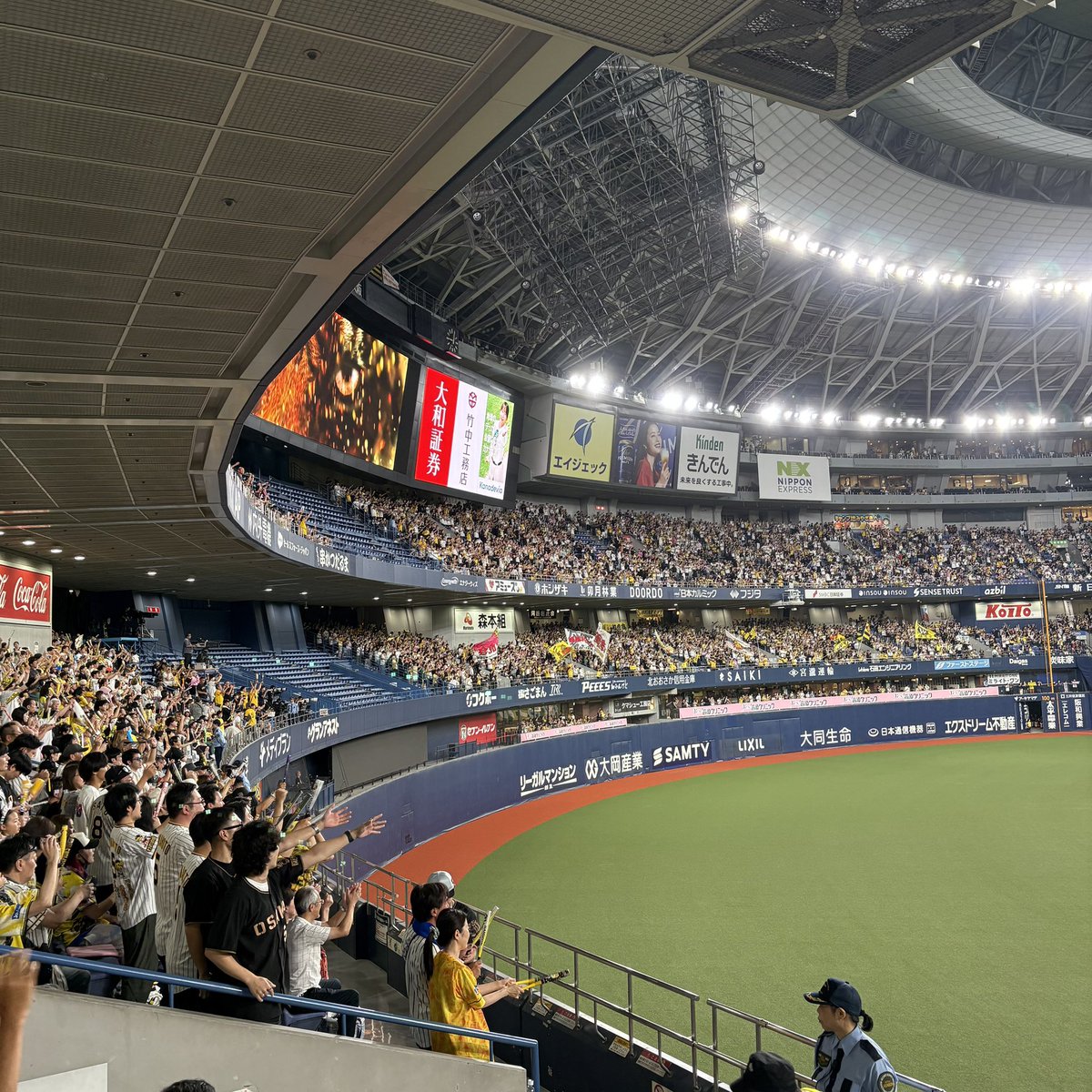 blacky_pad's tweet photo. 現地で久々のとらほー！🐯
現地5連敗脱出！笑
久々の2次会も楽しかった😆
次は再来週の京セラ！！
#hanshin #tigers https://t.co/F82WOKfy2j