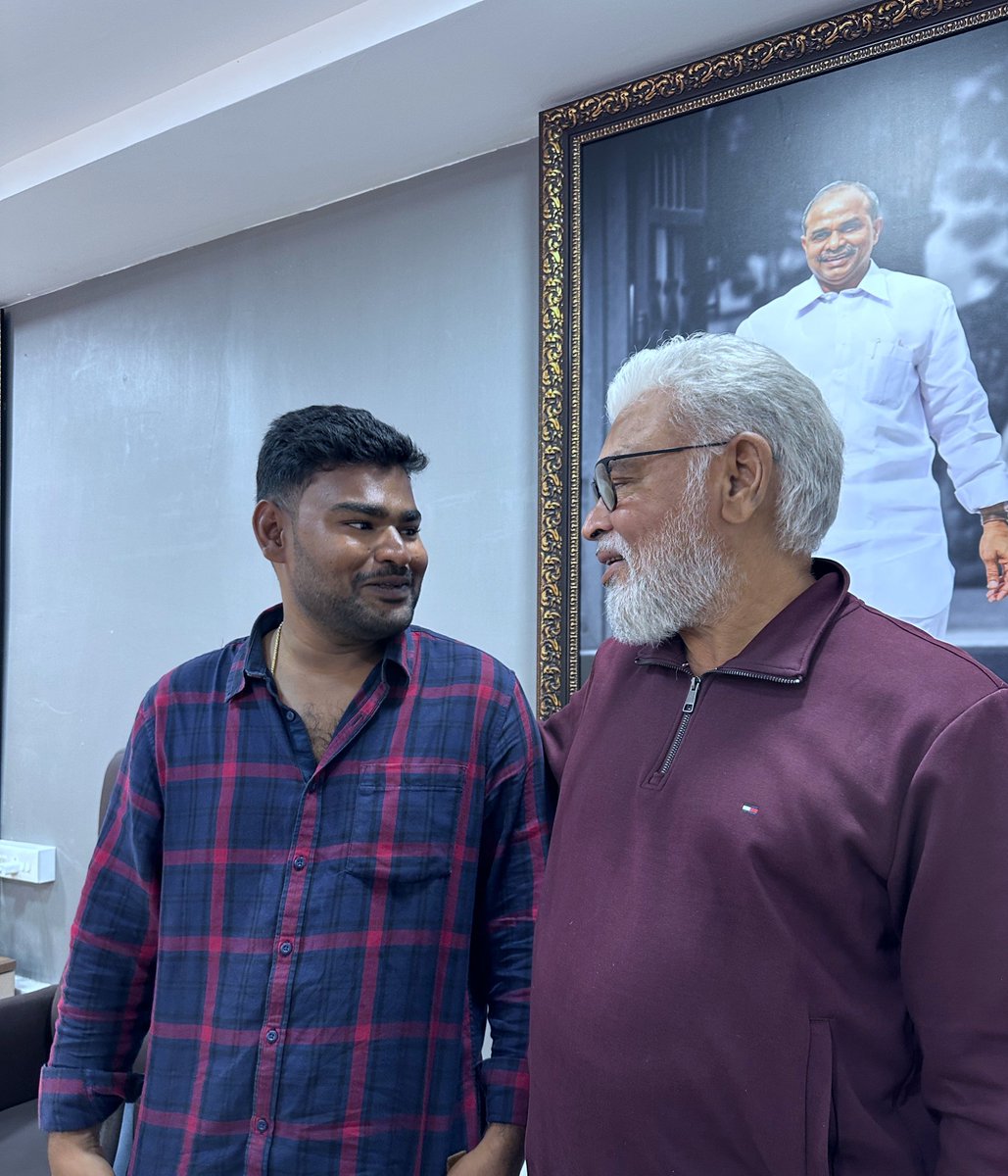 ThePVROfficial's tweet photo. ఈ రోజు మాజీ మంత్రి కాపు టైగర్ అంబటి రా��బాబు గారిని కలవడం జరిగింది. https://t.co/5hPqNYgyXP