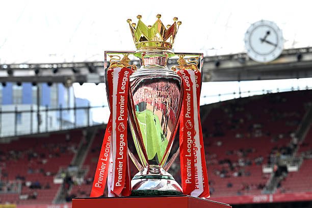 karthikadhaigal's tweet photo. The Premier League trophy is at the home of the Champions today 😍 https://t.co/p8nxoHDQZ5