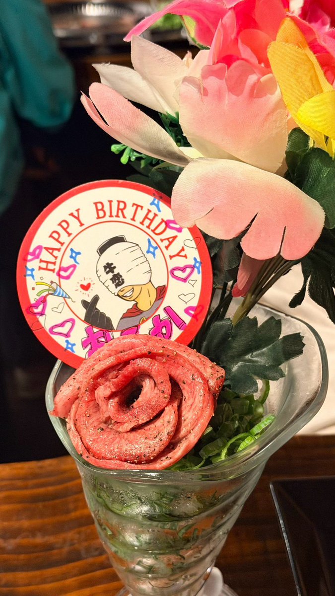 ryoma_love_R's tweet photo. 涼真氏には会えんかったけど
大好きなオタ友達と牛恋でたらふく肉食べて幸せ🫶
バースデーサプライズもしてもらって幸‼︎
みんなありがとう☺︎
@tkucrym8888 
@captainR___0426 
@yoriiiichan https://t.co/JwKBaCD9ir