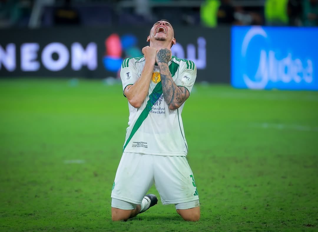 masheelnahar2's tweet photo. 🚨 رسمياً | 

الاسطورة روجر ايبانيز مستمر مع النادي الأهلي حتى عام 2030 🇧🇷💚 https://t.co/kGDTgkeIPS