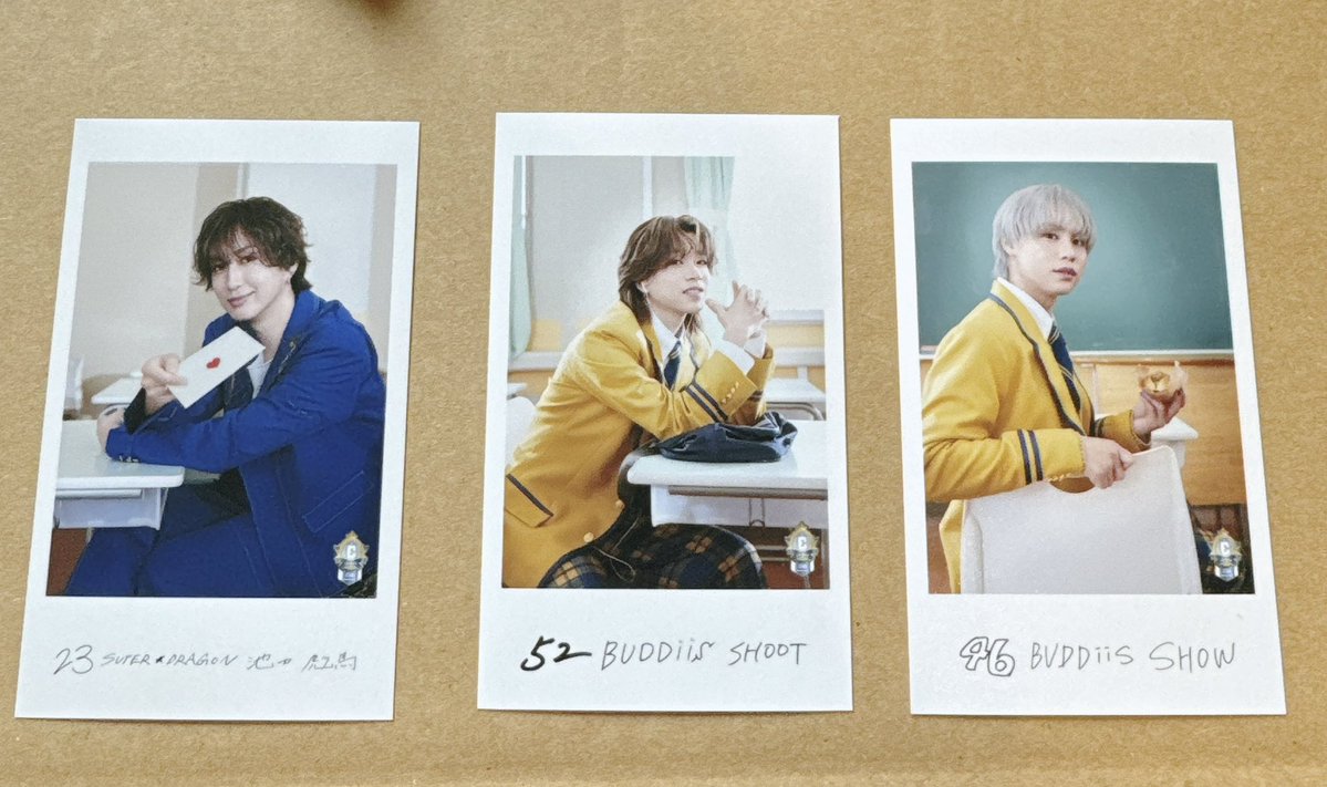 maeba_25nc9's tweet photo. EBiDAN THE LIVE 2026 15th Anniversary エビライ グッズ ミニフォト 交換

【譲】 池田彪馬(右) SHOOT(左) SHOW(前)

【求】 EIKU(前左右)

8/13エビライ、8/18EBiDANmuseum、郵送 希望です！ 手渡し優先🙇🏻‍♀️

お気軽にお声掛けください🍀

#EBiDAN譲 #EBiDAN求 https://t.co/xS8OC6KnYc
