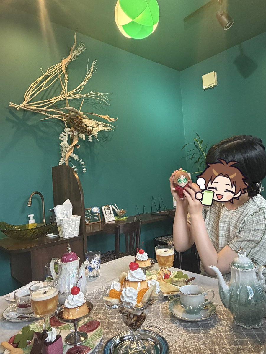 harururu_har's tweet photo. #うらたぬき誕生祭2026 
緑いっぱいの喫茶店で、うらたさんのお誕生日会をしてきました！
(写真2枚目は胴上げ) https://t.co/VntHFg5IpO