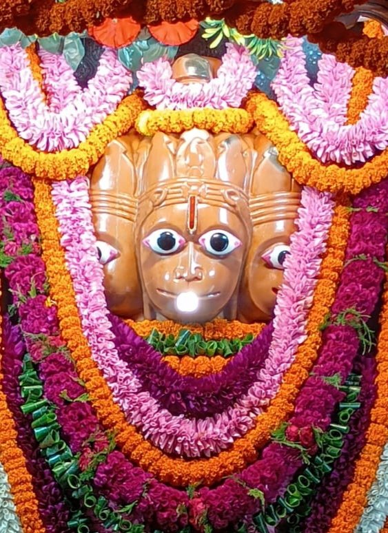 rajakatrabalaji's tweet photo. सिद्धपीठ राजाकटरा, कोलकाता वाले श्री श्री पंचमुखी हनुमान जी का संध्या श्रृंगार एवं दिव्य दर्शन।
दिनांक 09 अगस्त 2026, दिन - रविवार।

बाबा आपकी सभी मनोकामनाएं पूर्ण करें। https://t.co/jC3yOjhJEO