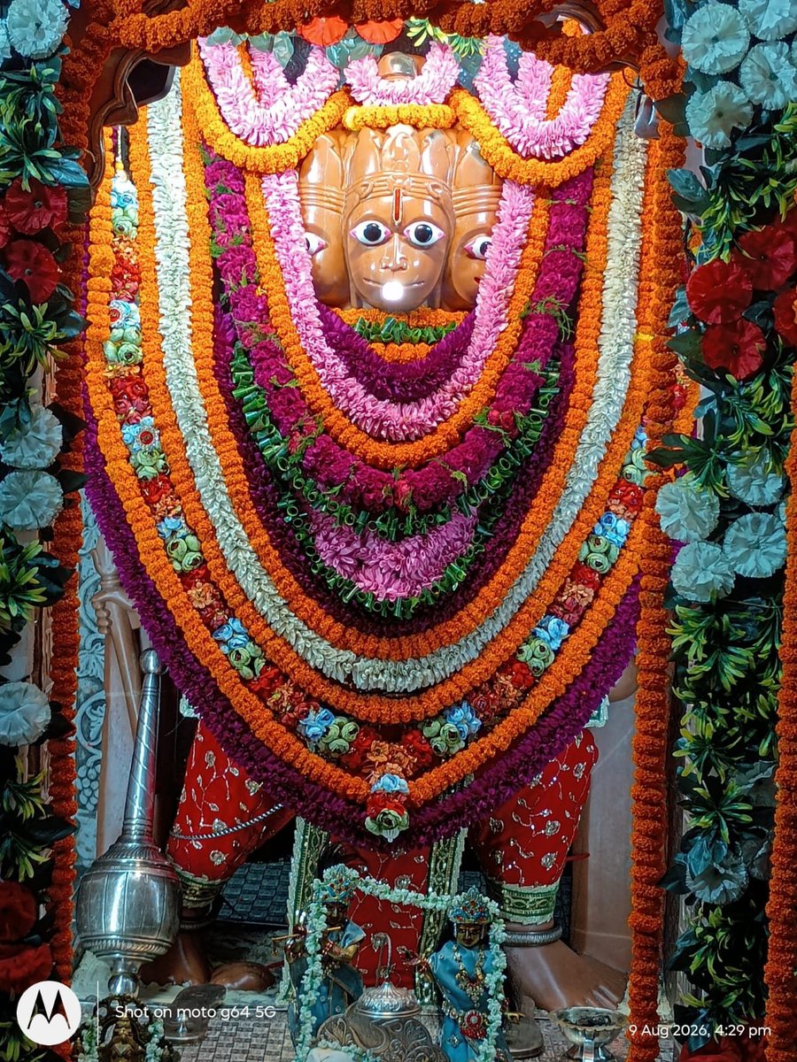 rajakatrabalaji's tweet photo. सिद्धपीठ राजाकटरा, कोलकाता वाले श्री श्री पंचमुखी हनुमान जी का संध्या श्रृंगार एवं दिव्य दर्शन।
दिनांक 09 अगस्त 2026, दिन - रविवार।

बाबा आपकी सभी मनोकामनाएं पूर्ण करें। https://t.co/jC3yOjhJEO