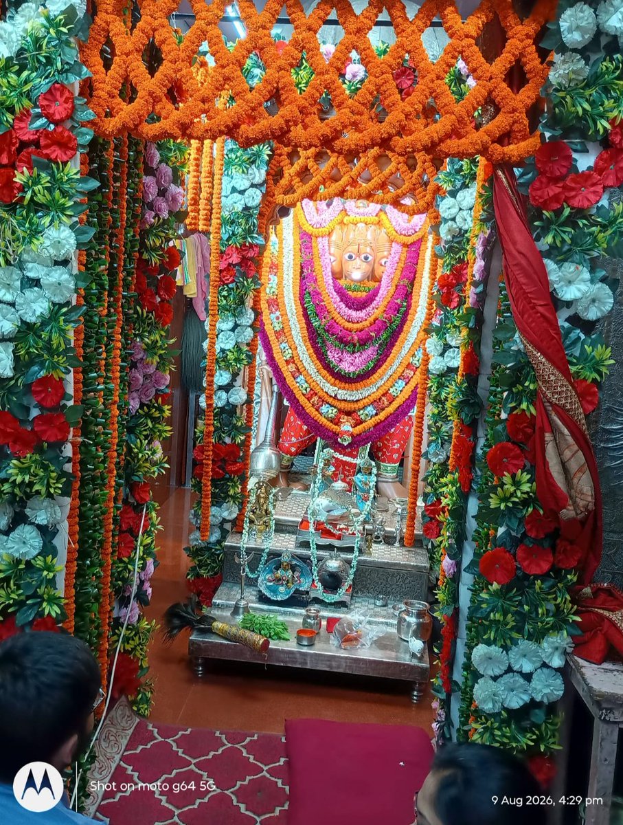 rajakatrabalaji's tweet photo. सिद्धपीठ राजाकटरा, कोलकाता वाले श्री श्री पंचमुखी हनुमान जी का संध्या श्रृंगार एवं दिव्य दर्शन।
दिनांक 09 अगस्त 2026, दिन - रविवार।

बाबा आपकी सभी मनोकामनाएं पूर्ण करें। https://t.co/jC3yOjhJEO