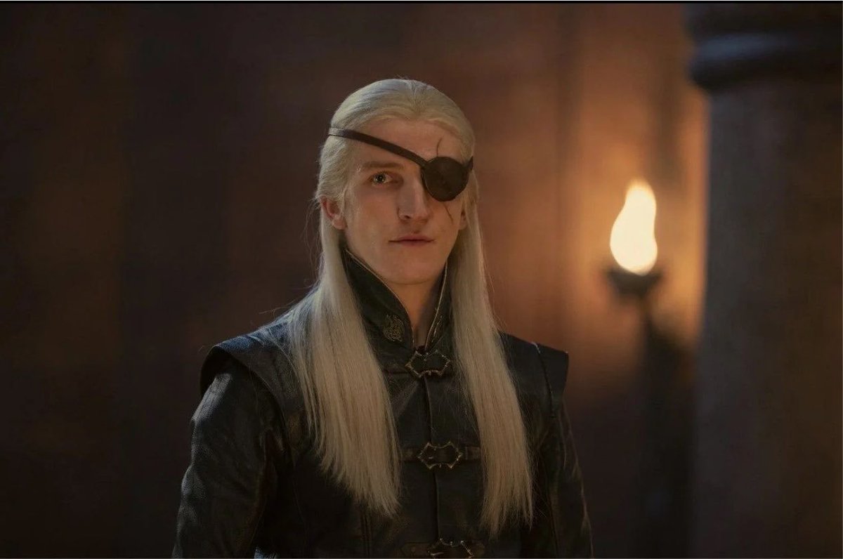 Greg3f's tweet photo. Does Aemond ever eat breakfast?? 😭
    Bro wakes up, puts on the eyepatch and immediately starts plotting.
#hotd https://t.co/55zYNb0lMt