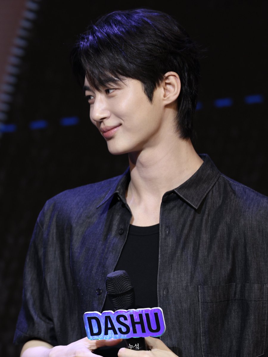 190nuseok's tweet photo. 260809 다슈팬밋업

#변우석 #ByeonWooSeok https://t.co/Y72AgL2ViN