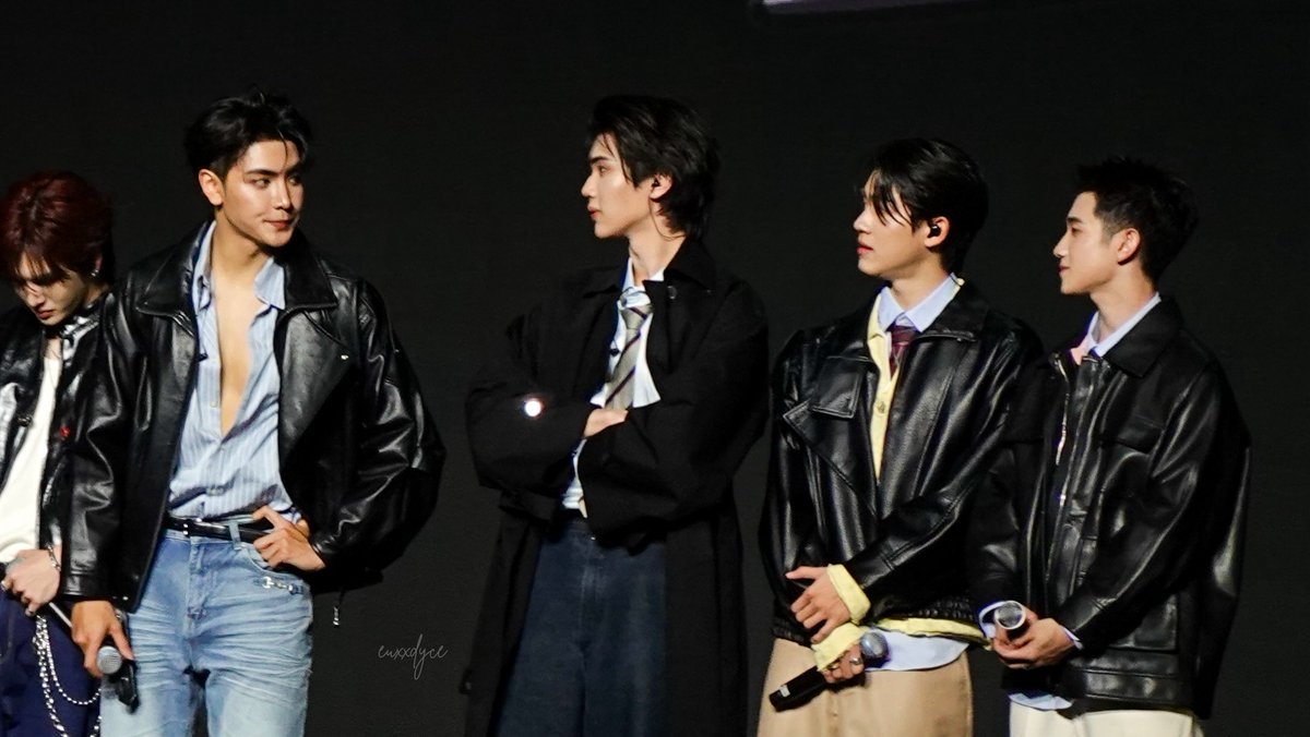 euxxdyce's tweet photo. this is so funny. Feels like a family matter that needs settling 😂 

JOONGDUNK FANFEST MACAU
#GMMTVFanfestInMacau2026
#Joongdunk #จุงดัง https://t.co/3xR8q7X9c3
