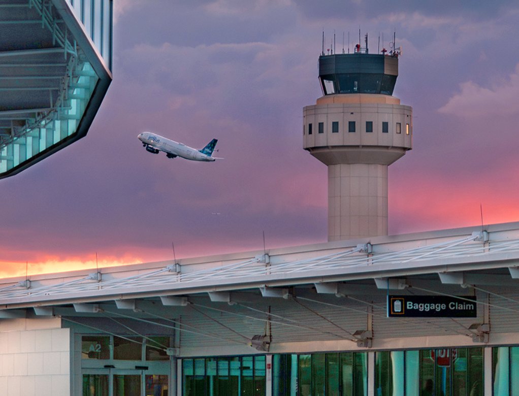 LIMacArthur's tweet photo. "Tails" of summer travel. Did the trip make it out of the chat? @AveloAir @BreezeAirways @CapeAir @FlyFrontier @JetBlue @SouthwestAir ✈️ Send us your summer travel tales! 👇 https://t.co/LbeEzPgD7h