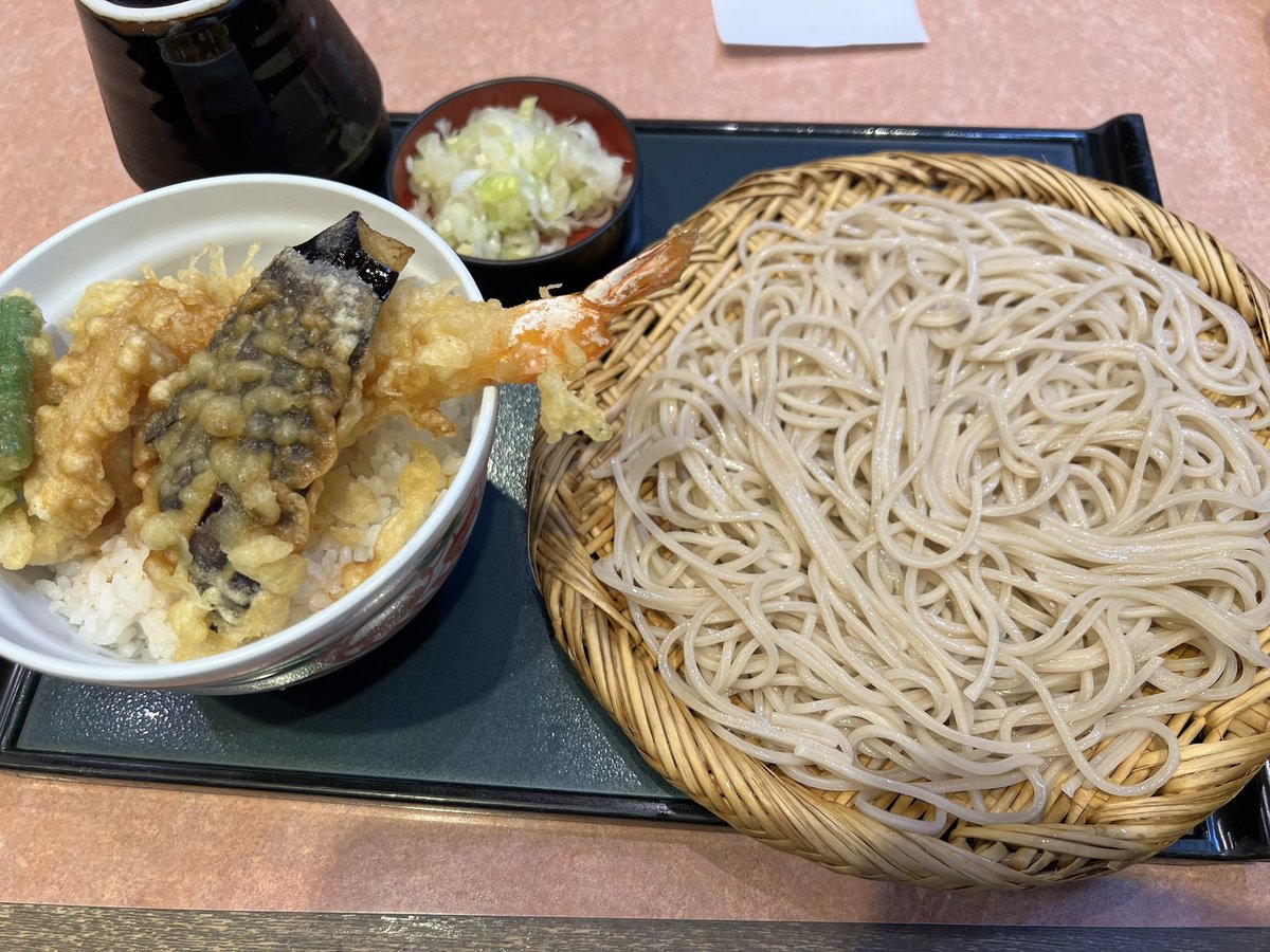 frenum226's tweet photo. 今日と昨日の晩ごはん https://t.co/v8kWCsMdRx