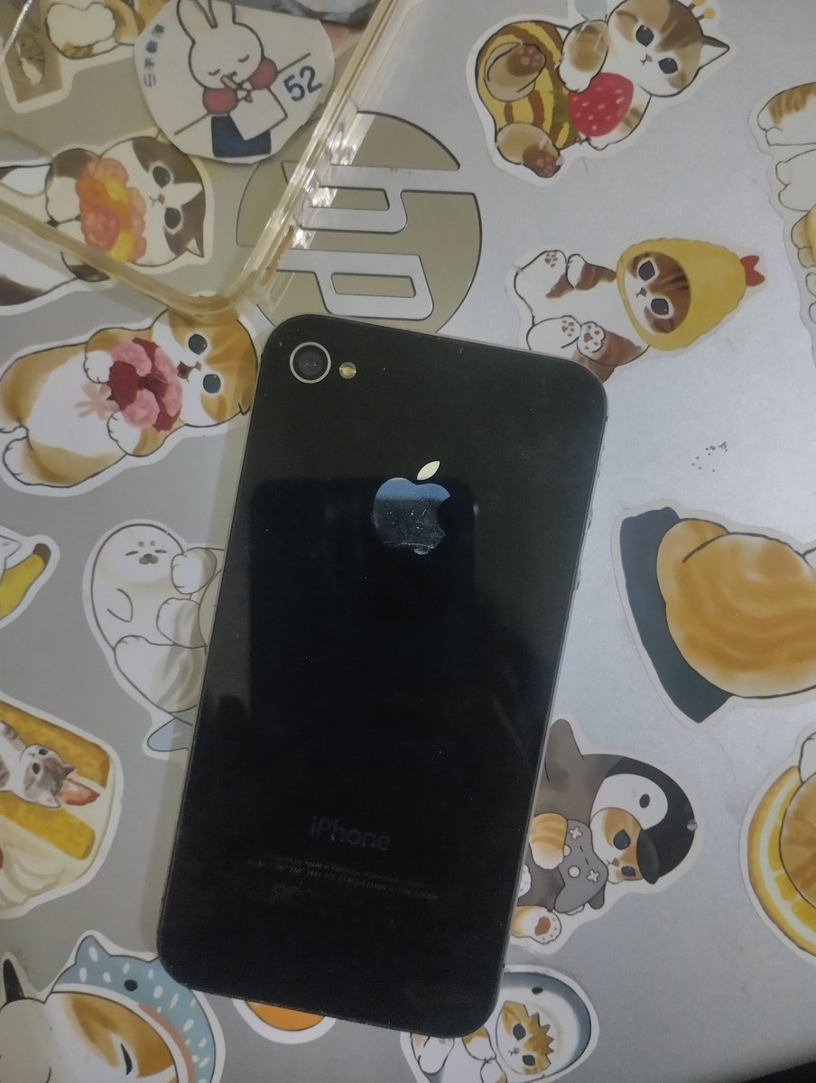flayyvor's tweet photo. wts iphone 4s 220k 
udah include case hitam polos + bening + kabel otg buat charge (tinggal pakai charger usb)
minus di tombol homescreen aja
wtt wts wtb
#zonajajan #zonauang https://t.co/MOLflZQd19