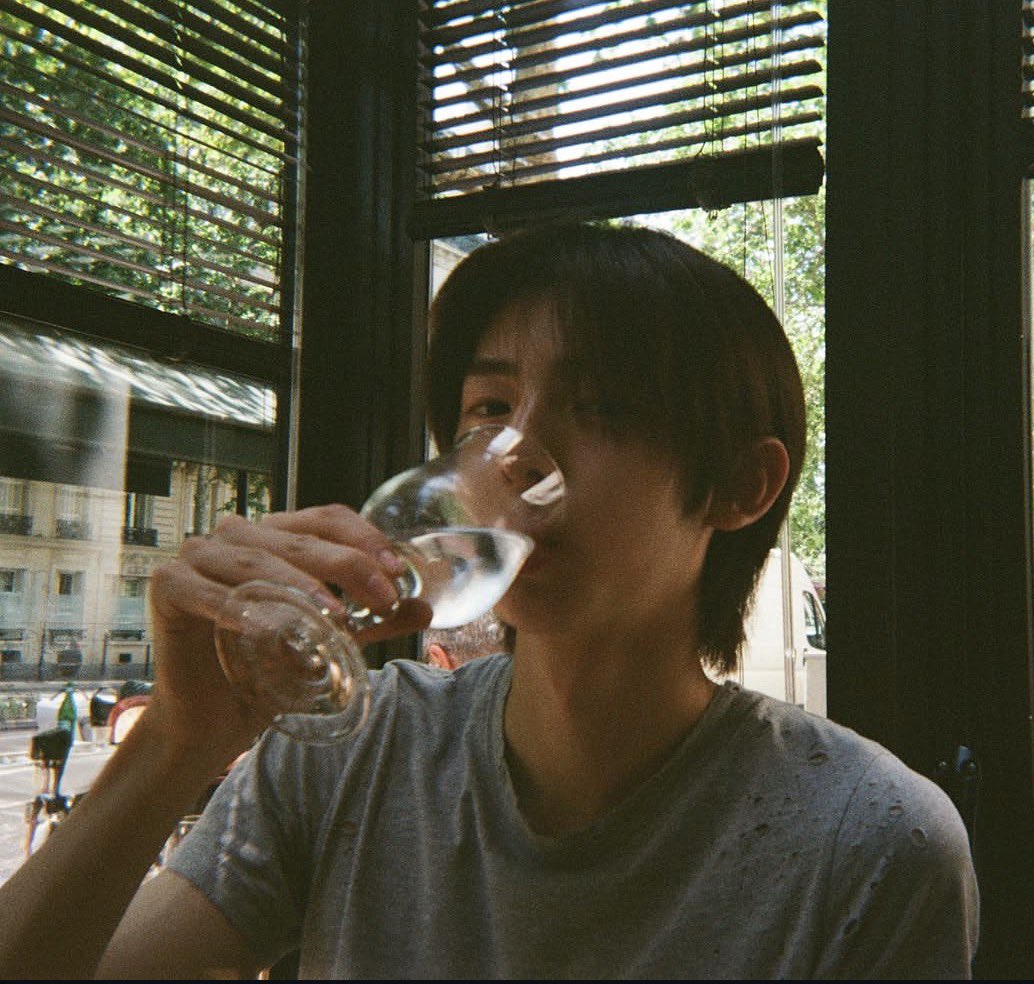 jooyami8's tweet photo. #주훈 #juhoon 회색티 https://t.co/vseoXXsjQn