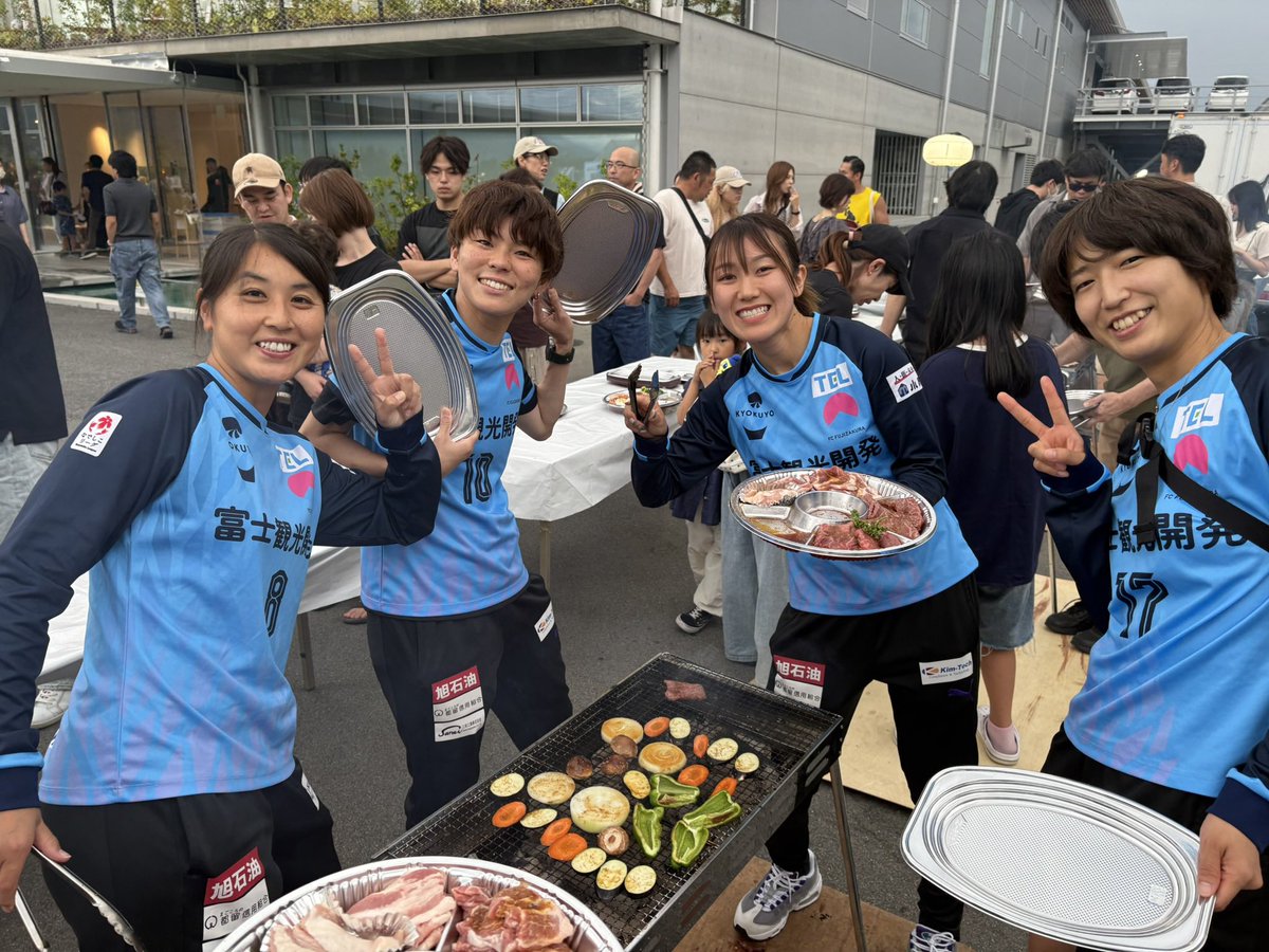 FC_FUJIZAKURA's tweet photo. æšæ¥ãæ¥é ãããæ¯æŽããã ããŠãã #æéœé»æ° æ§ã® #çŽæ¶Œç¥ ã«åå ãããŠããã ããŸããâŒïž
BBQããããã³ã«ãŒãªã©ã®ã°ã«ã¡ã«ãéå€ã¹ããŒãžãŸã§çãã ãããðð€
å€ç¥ãã®é°å²æ°ããã£ã·ã楜ããŸããŠããã ããŸããâºïžð»
ãæåŸ
ããã ããããããšãããããŸããðð»ââïžðž
#FCãµãããã山梚
#GOWITHYOU https://t.co/ROrEV5ESkn